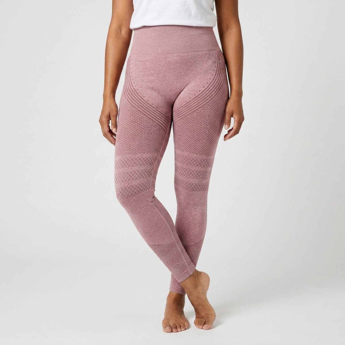 Legging Serena de cintura alta con tejido 3D en color rosa, de frente, cuerpo entero