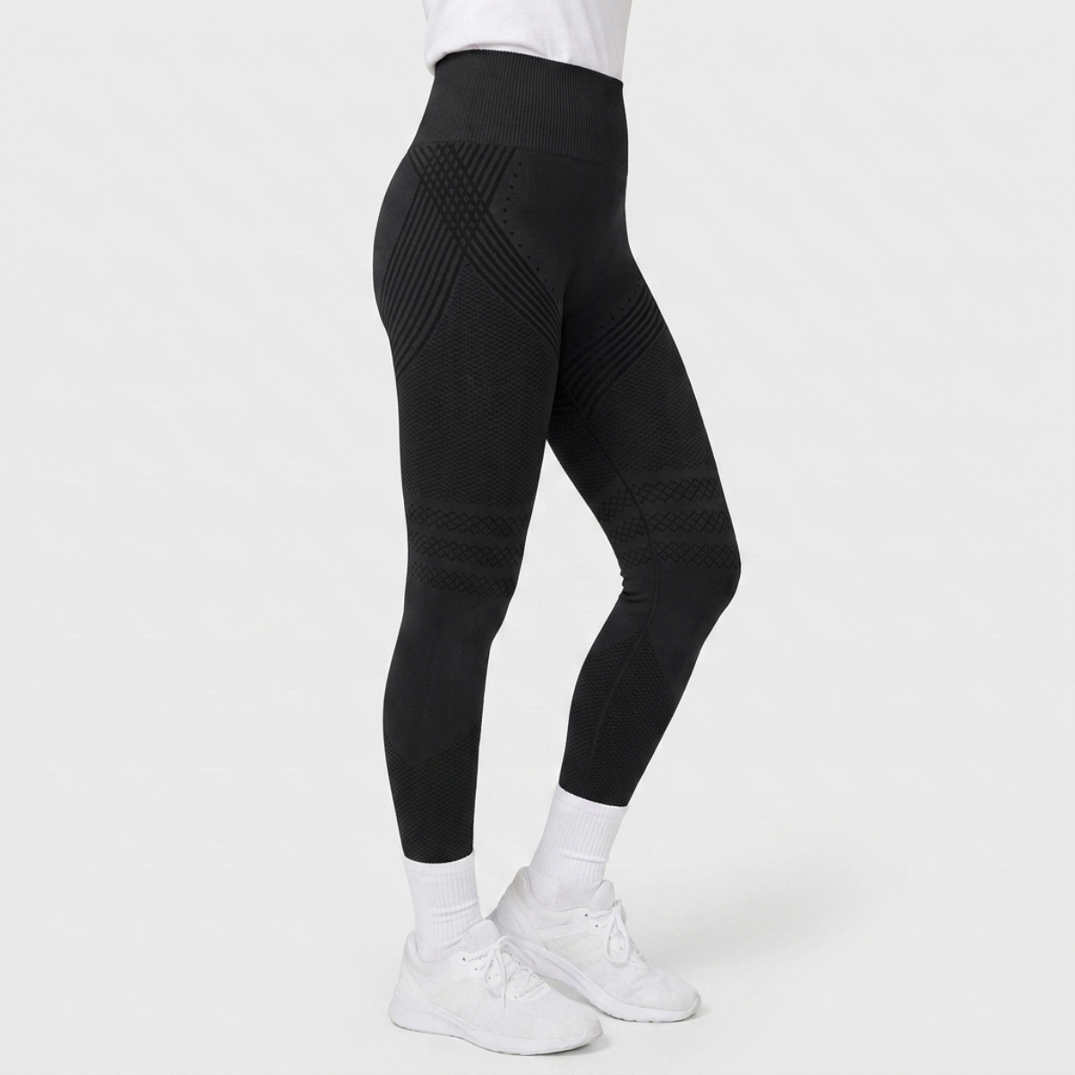 Legging Serena de cintura alta con tejido 3D en color negro, vista lateral