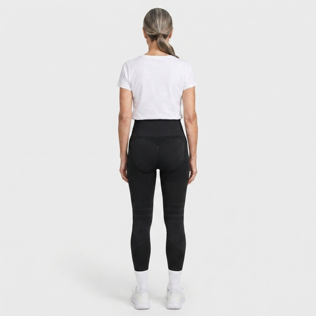 Legging Serena de cintura alta con tejido 3D en color negro, vista trasera