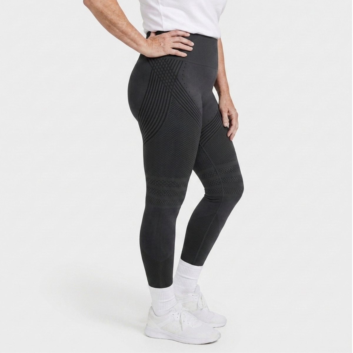 Legging Serena de cintura alta con tejido 3D en color gris, vista lateral